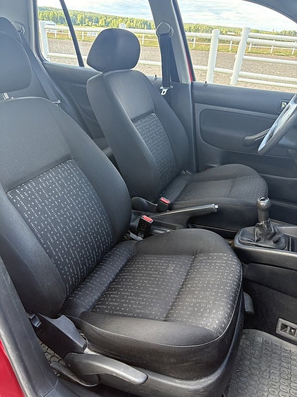 Volkswagen Golf IV 9 of 13