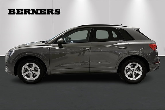 Audi Q3 2 of 5