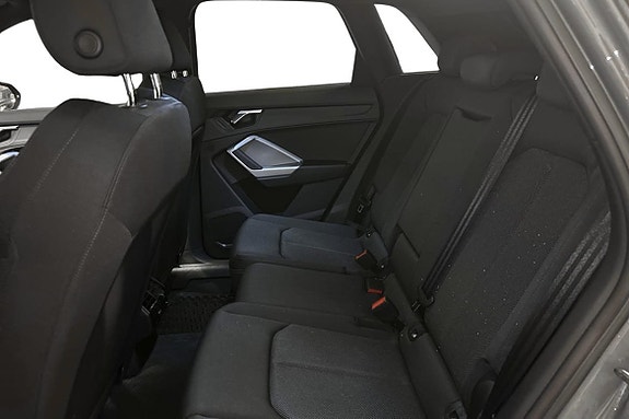 Audi Q3 6 of 16