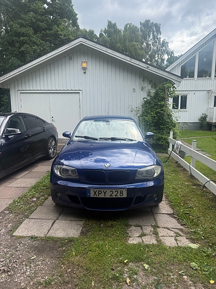 BMW 130i 2 of 5