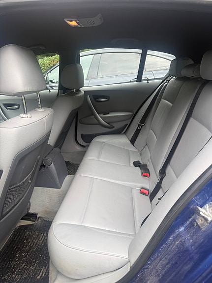 BMW 130i 4 of 5