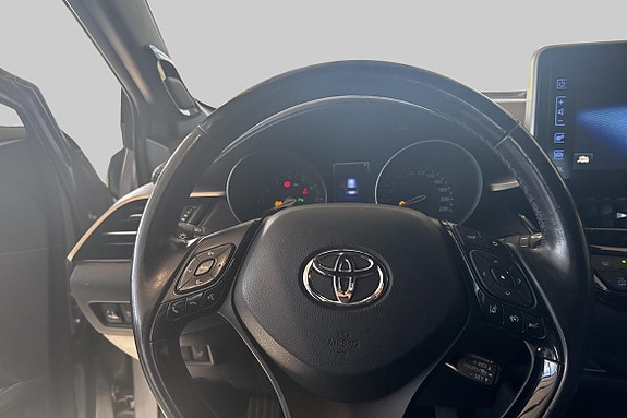 Toyota C-HR 9 of 19