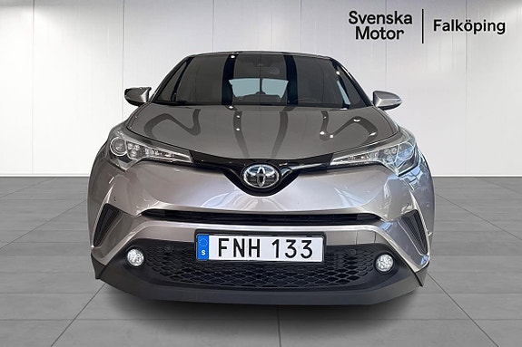 Toyota C-HR 2 of 19