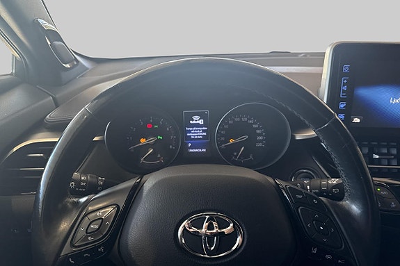 Toyota C-HR 10 of 19