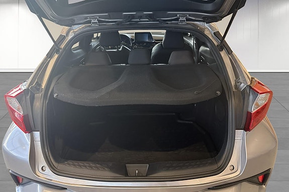 Toyota C-HR 12 of 19