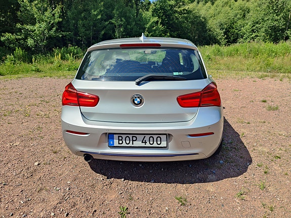 BMW 118i 4 of 5