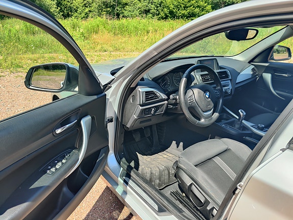 BMW 118i 6 of 11