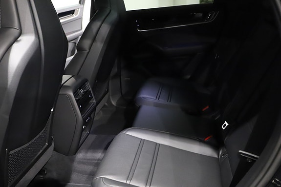 Porsche Cayenne 17 of 24
