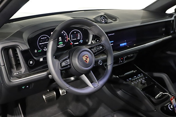 Porsche Cayenne 10 of 24