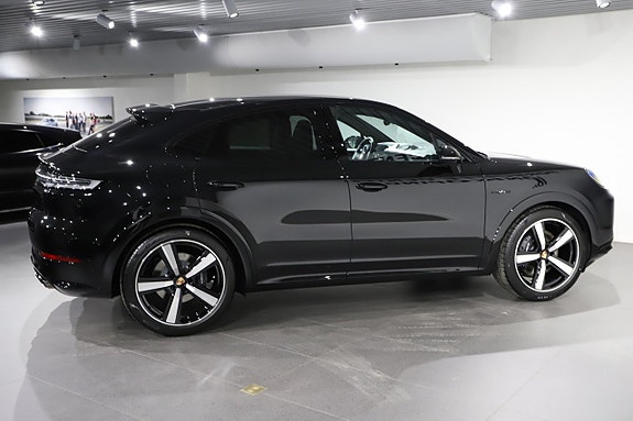 Porsche Cayenne 8 of 24