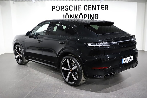 Porsche Cayenne 6 of 24