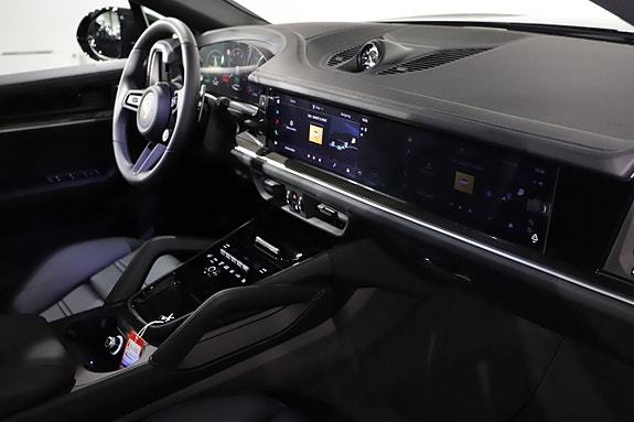 Porsche Cayenne 12 of 24