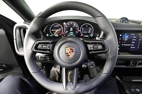 Porsche Cayenne 14 of 24