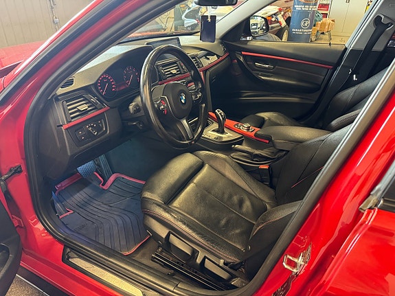 BMW 335i 15 of 26