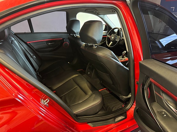 BMW 335i 14 of 26
