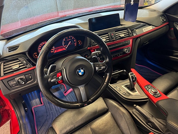 BMW 335i 16 of 26