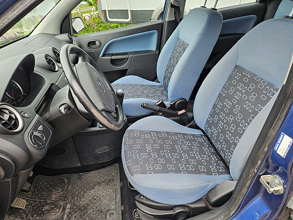 Ford Fiesta 4 of 5