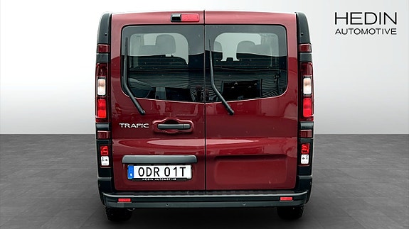 Renault Trafic 7 of 12