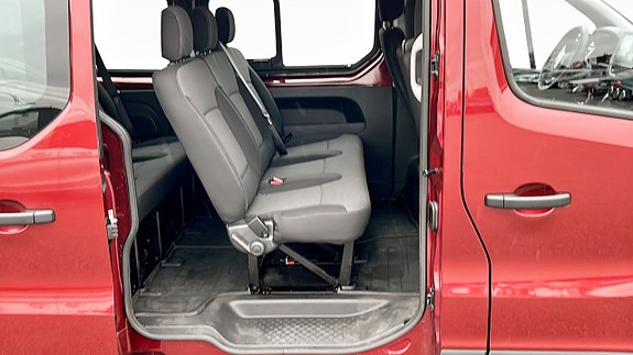 Renault Trafic 10 of 12