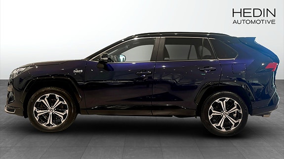Toyota RAV4 6 of 9