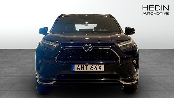 Toyota RAV4 8 of 9