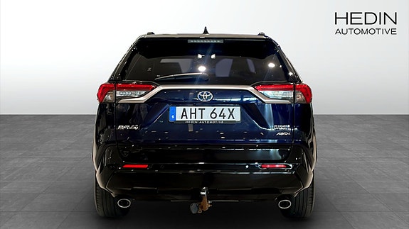Toyota RAV4 7 of 9