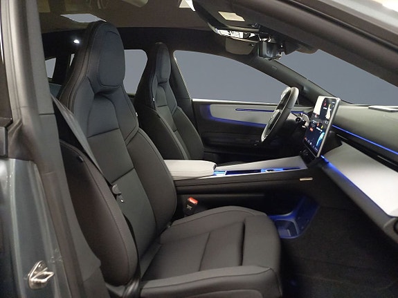 Polestar 4 6 of 13