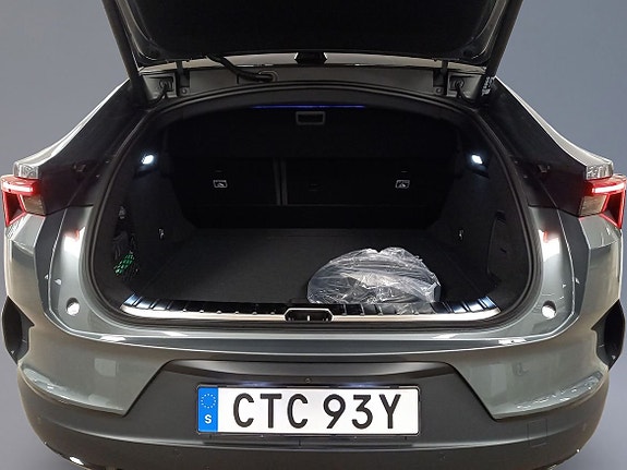 Polestar 4 8 of 13