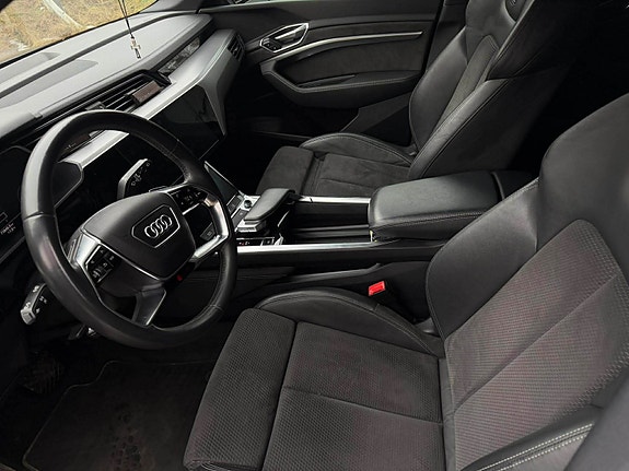 Audi e-tron 5 of 5