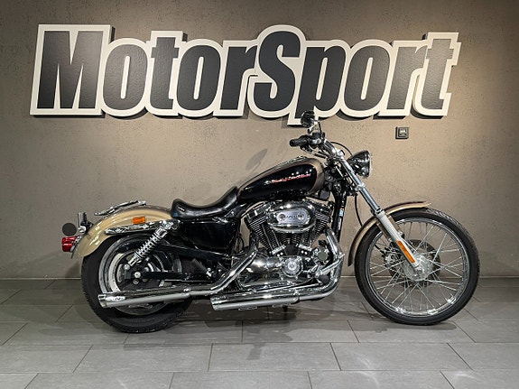Harley-Davidson SPORTSTER 1200 Custom 2 of 5
