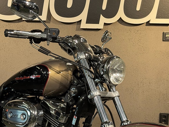 Harley-Davidson SPORTSTER 1200 Custom 7 of 8
