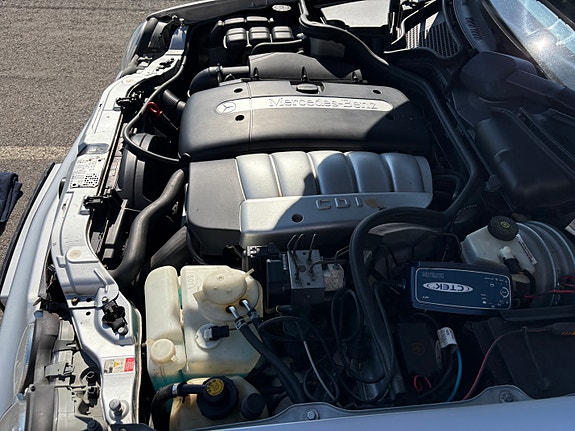 Mercedes-Benz E270 9 of 14