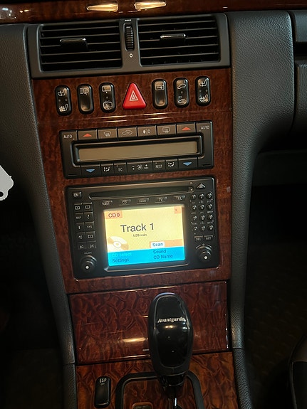 Mercedes-Benz E270 14 of 14
