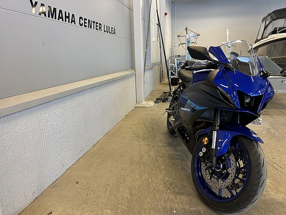 Yamaha YZF-R7 2 of 2