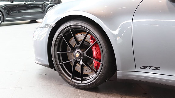 Porsche 911 8 of 15