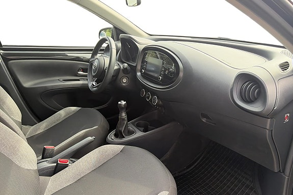 Toyota Aygo X 6 of 15