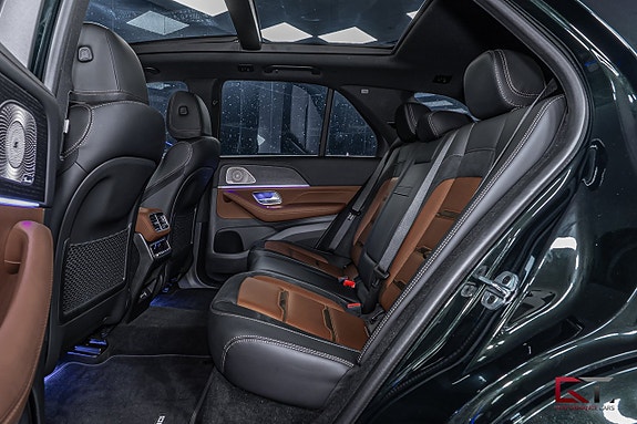 Mercedes-Benz GLE53 17 of 20