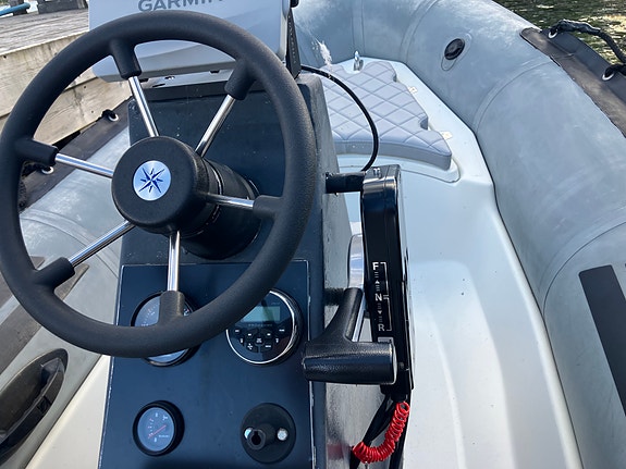 Zodiac PRO MAN 7 Suzuki DF50 6 of 13