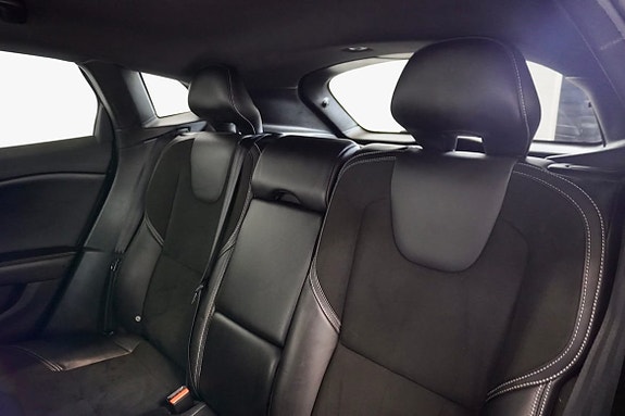 Volvo V40 17 of 18