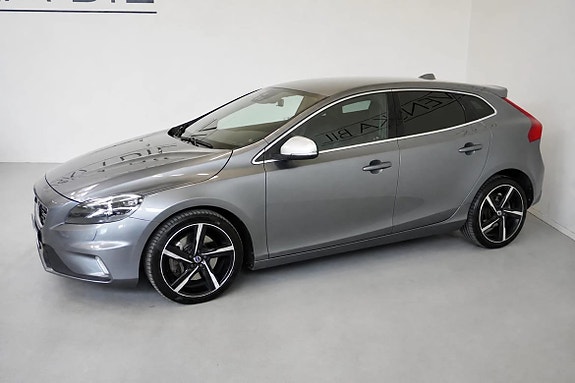 Volvo V40 3 of 18