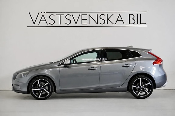 Volvo V40 2 of 18