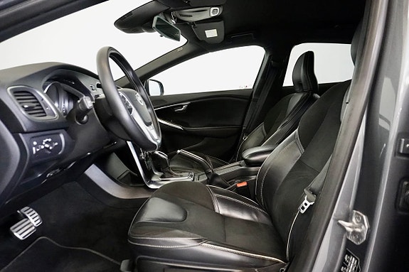 Volvo V40 15 of 18