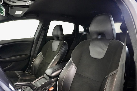 Volvo V40 11 of 18