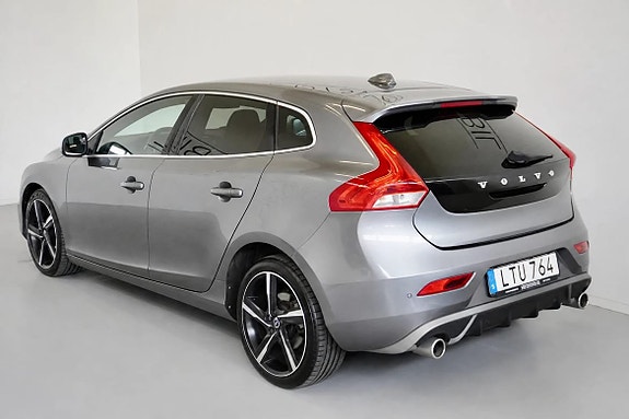 Volvo V40 7 of 18