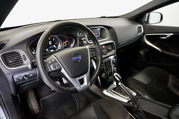 Volvo V40 10 of 18