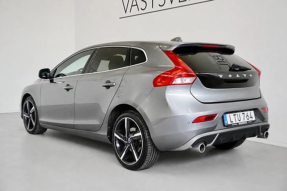 Volvo V40 6 of 18