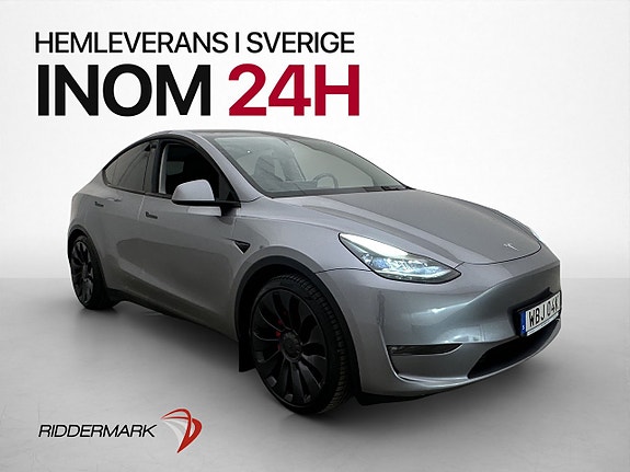 Tesla Model Y 4 of 5