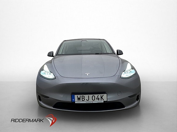 Tesla Model Y 3 of 5