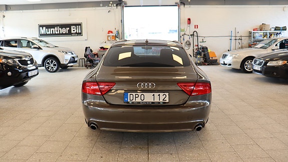 Audi A7 8 of 23