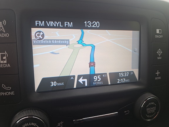 Jeep Renegade 4 of 7